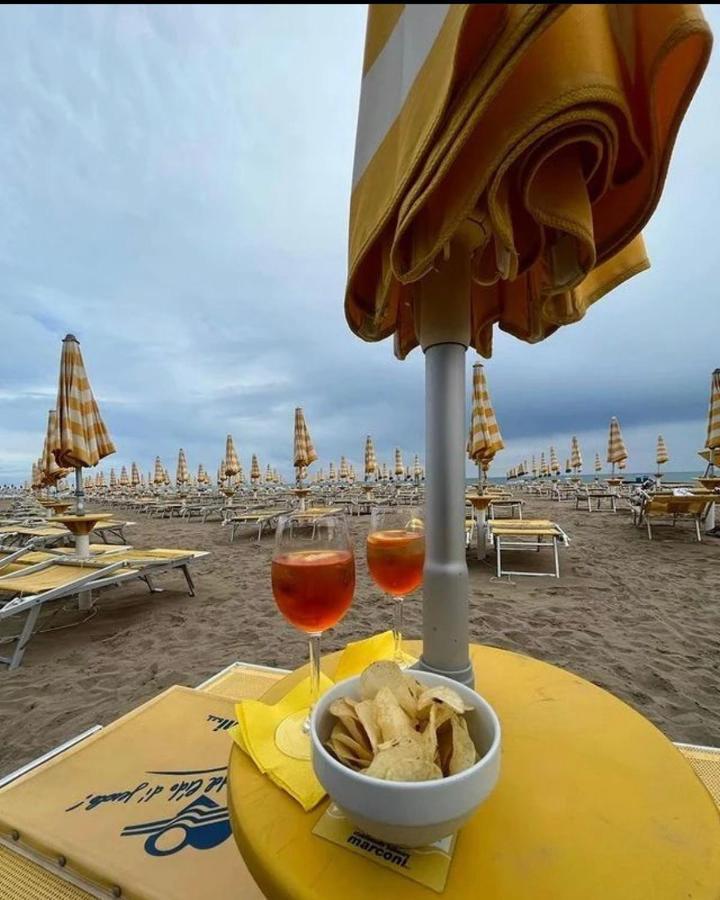 Apartamento Foscolo Sunset House Lido di Jesolo Exterior foto