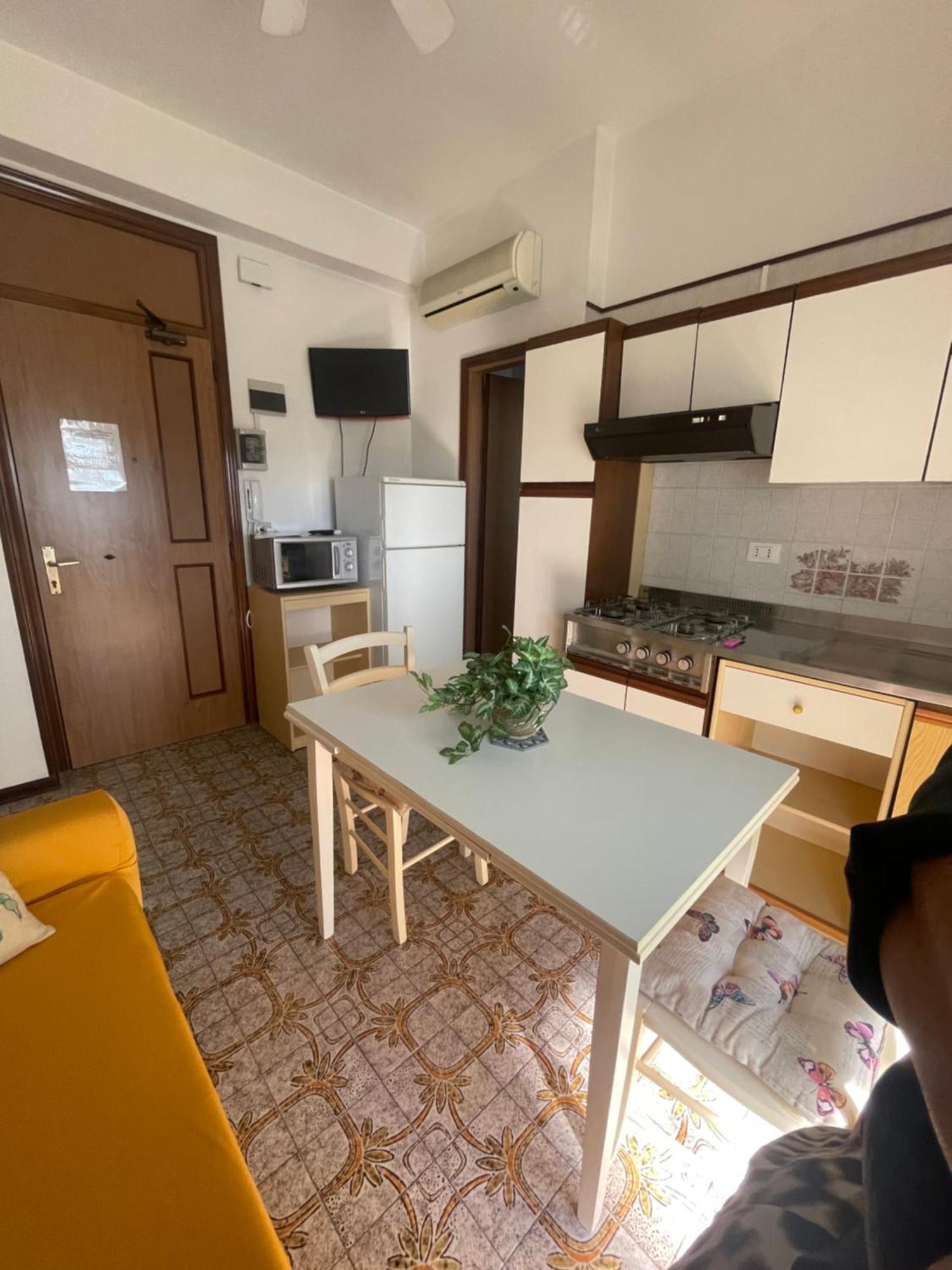 Apartamento Foscolo Sunset House Lido di Jesolo Exterior foto